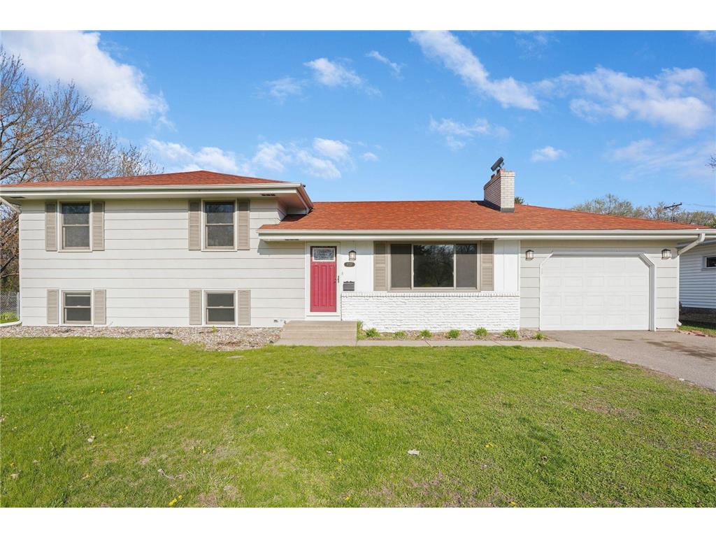 8739 Harrison Circle, Bloomington, MN 55437-6995