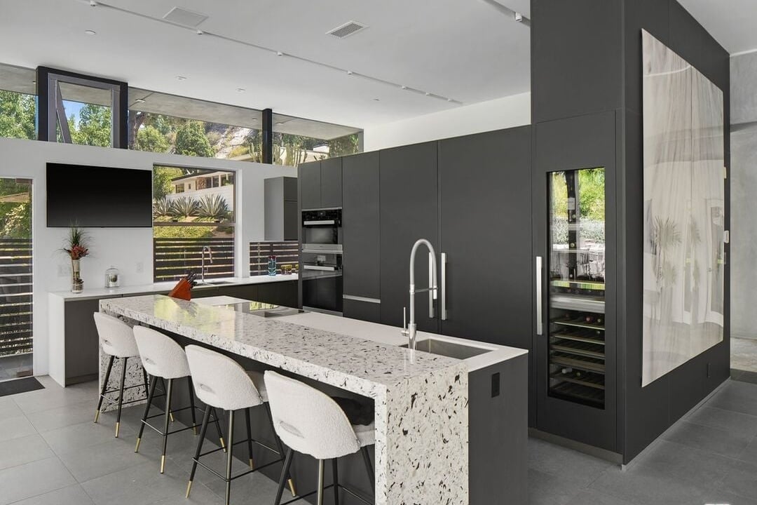 Nova Heights, Loma Vista Dr, 90210