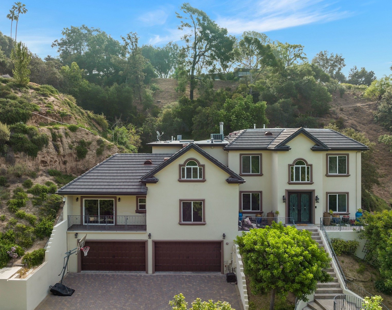 3263 New York Dr