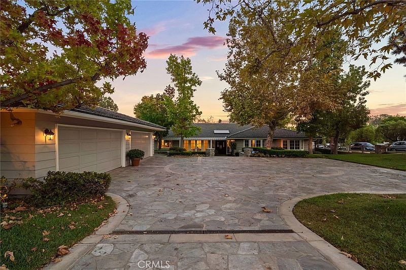 10982 Bent Tree Rd, Santa Ana, CA 92705
