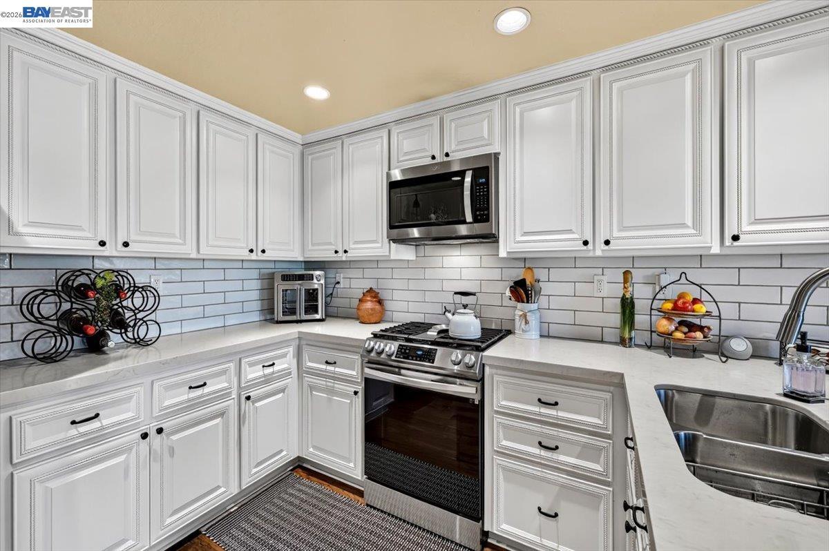 525 Silver Oak Ln