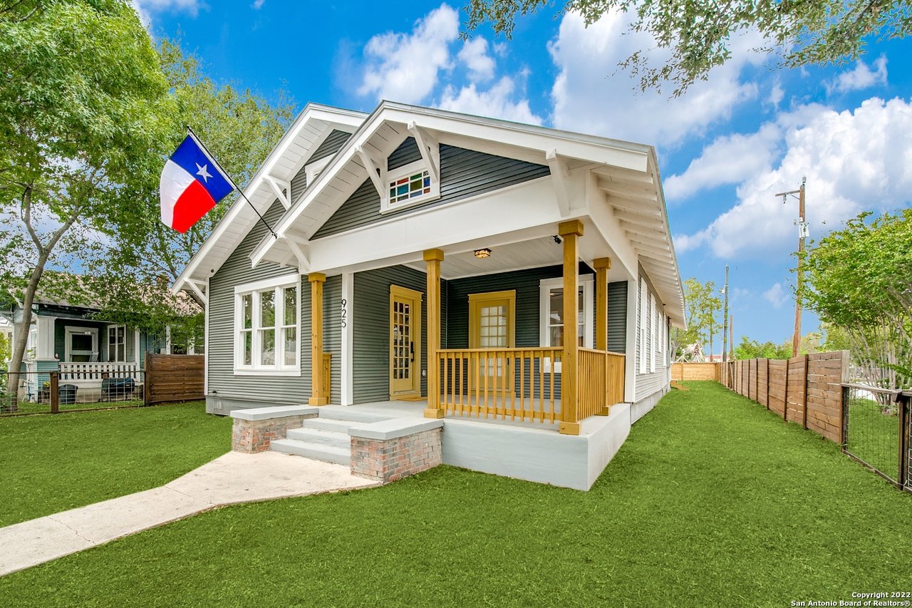 925 Burleson