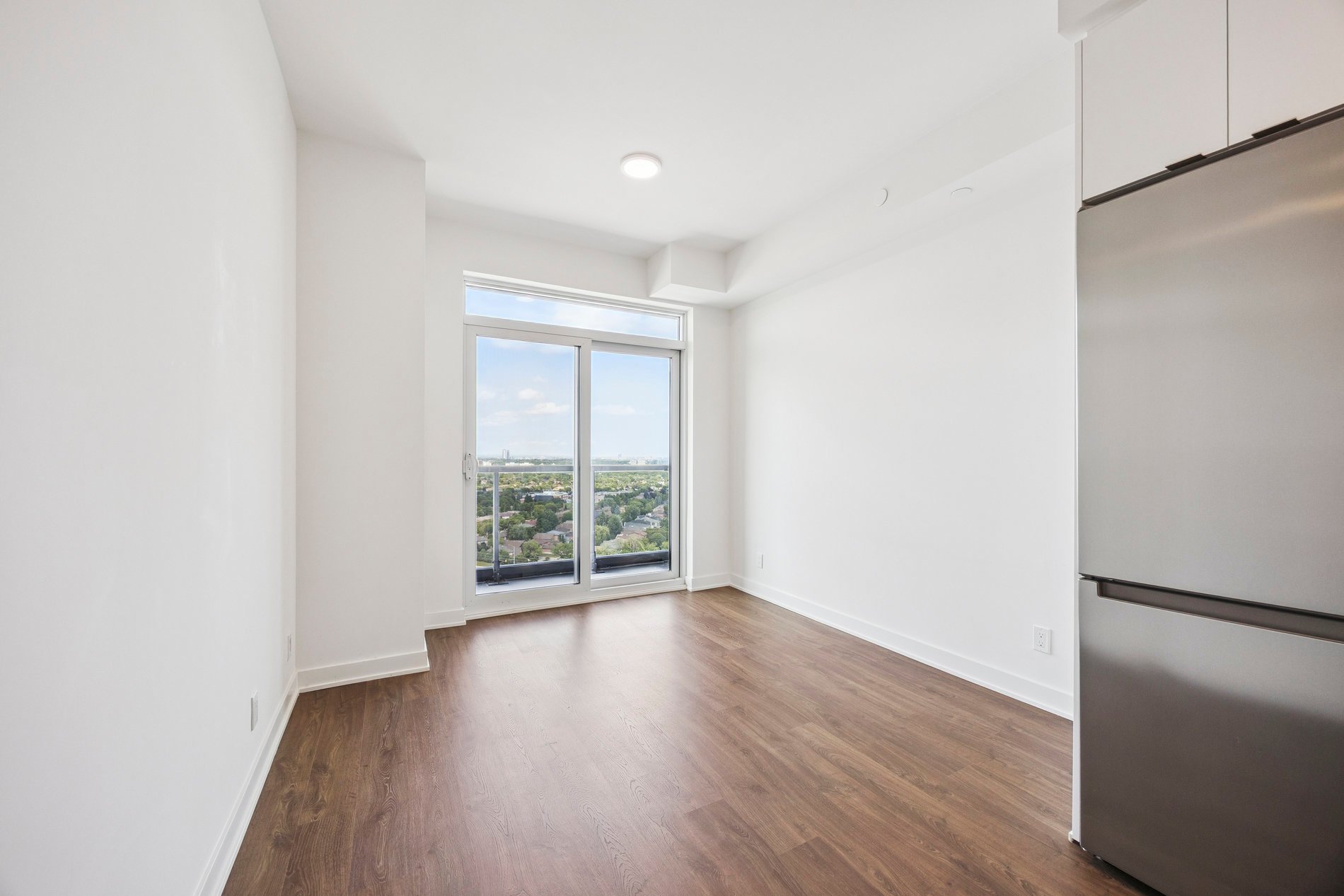 50 Upper Mall Way #2109