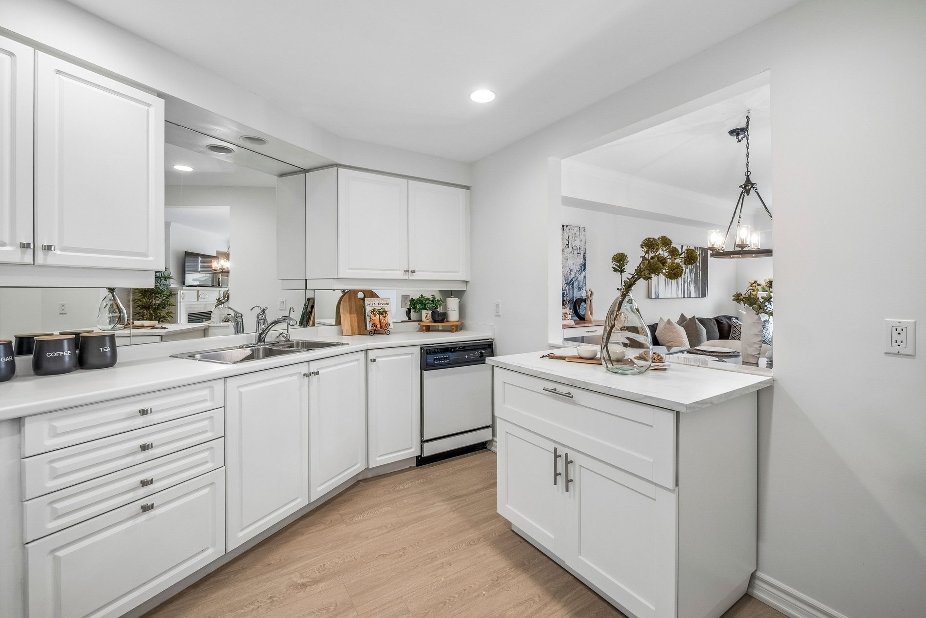 1818 Bayview Avenue #605