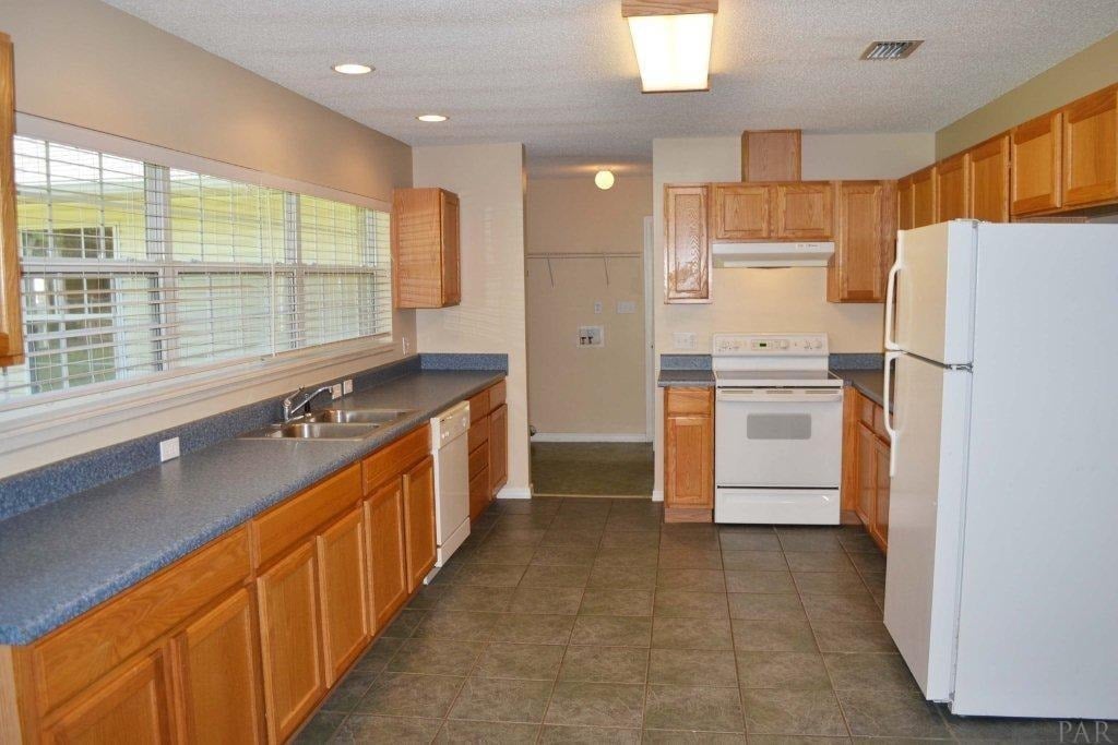 3100 Holley Pointe Rd