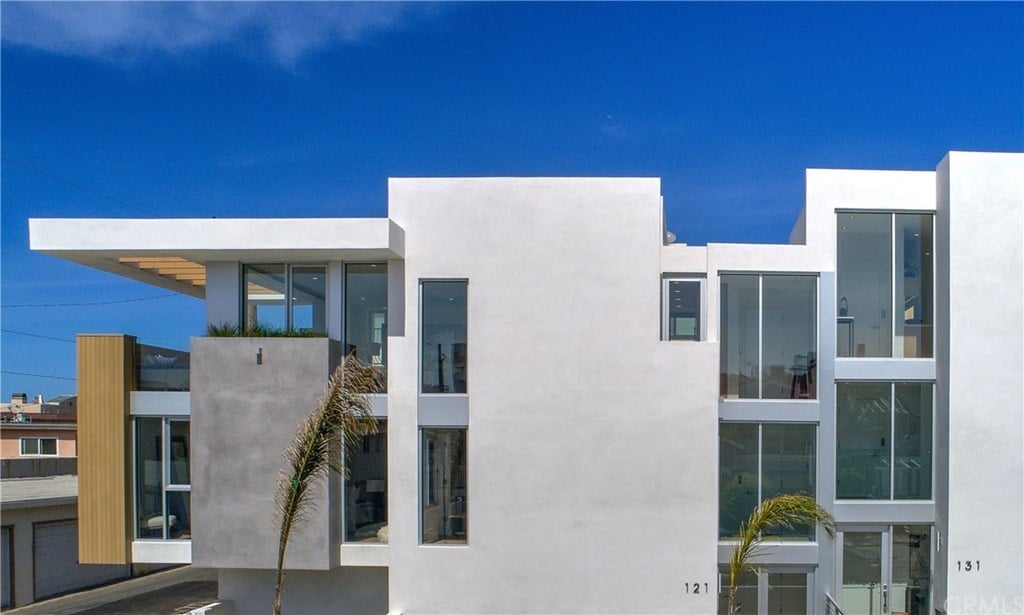 121 2nd St