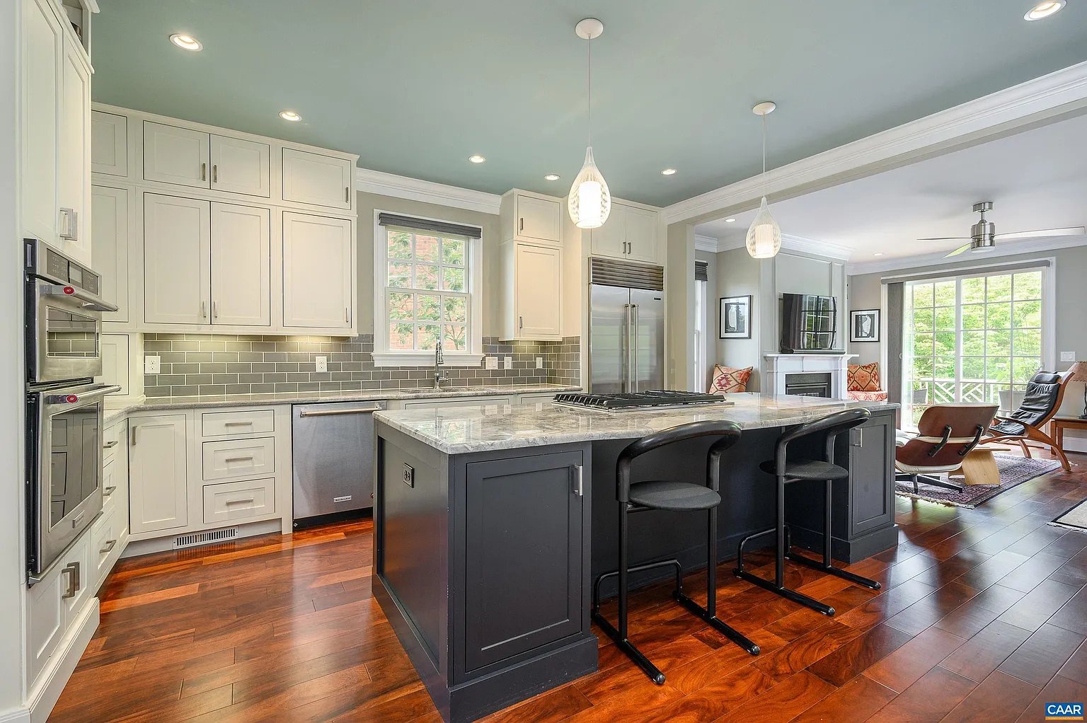 624 Eight Woods Ln
