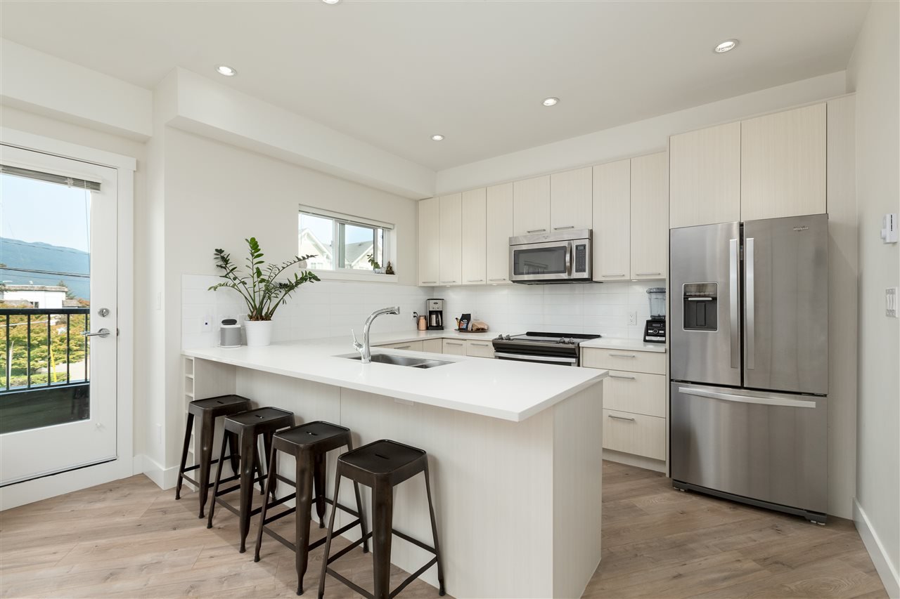 205-7180 Barnet Rd