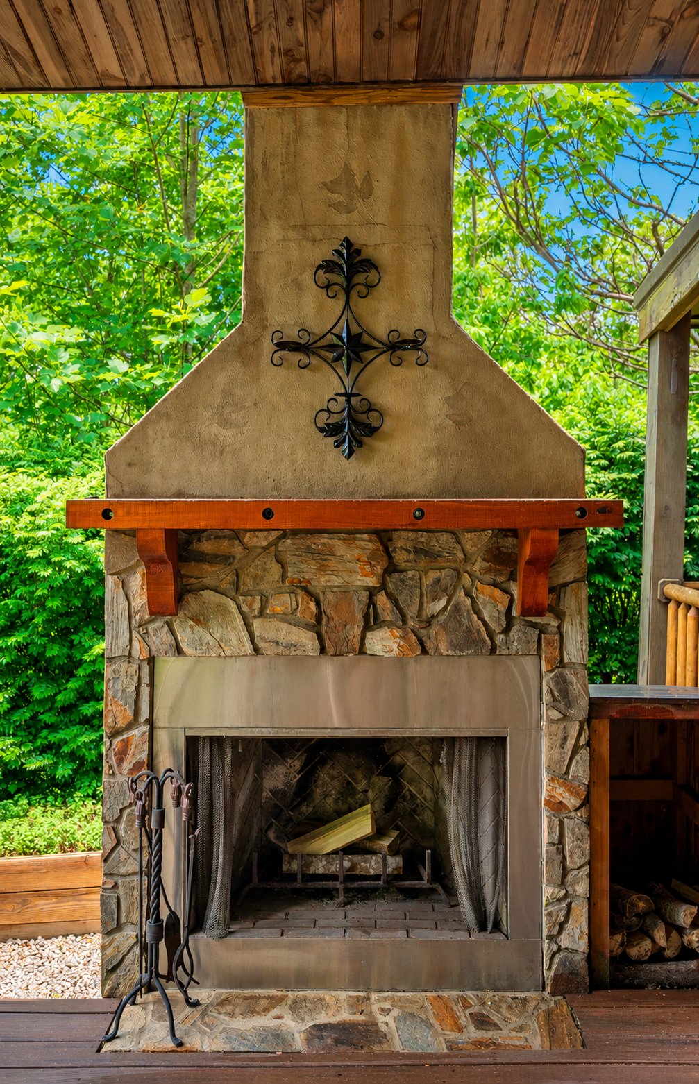 438 PALMETTO DR