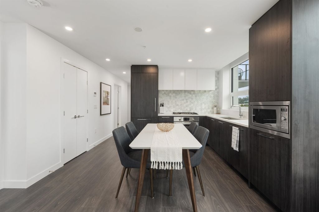 2425 Alpha Ave, #307