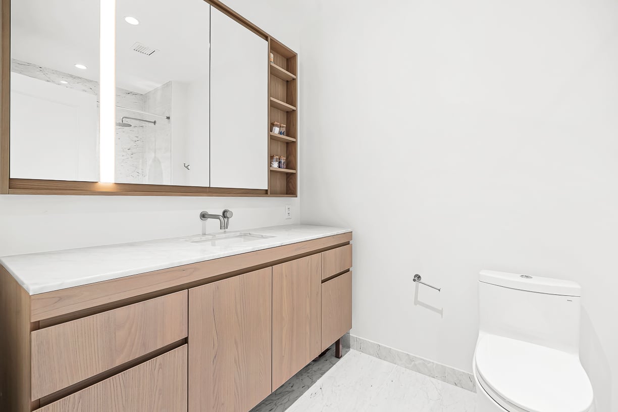430 Stuart Street Unit 23E