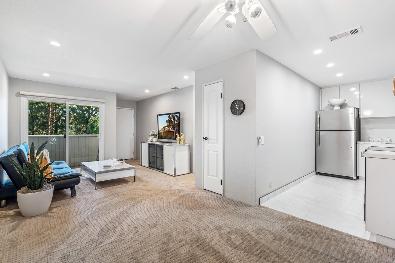 680 N Ashurst Court I213
