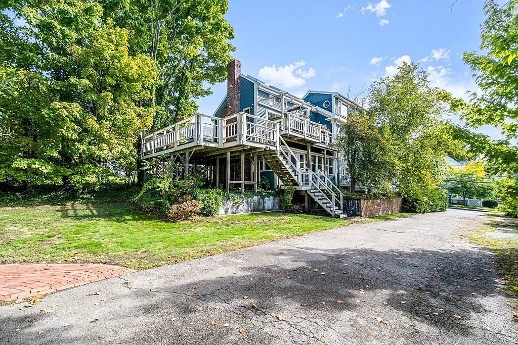 109 Harvard St