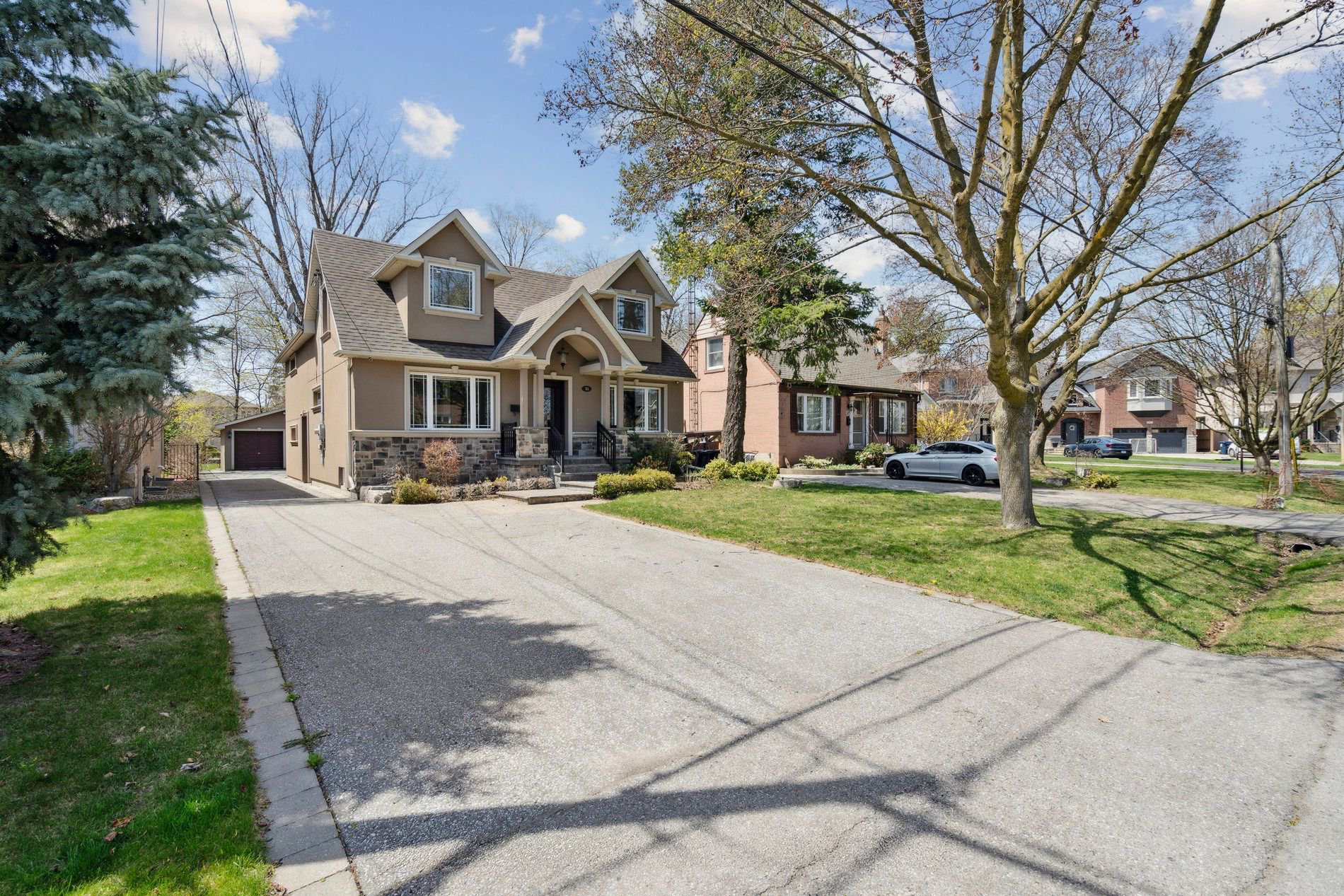 55 Westglen Cres
