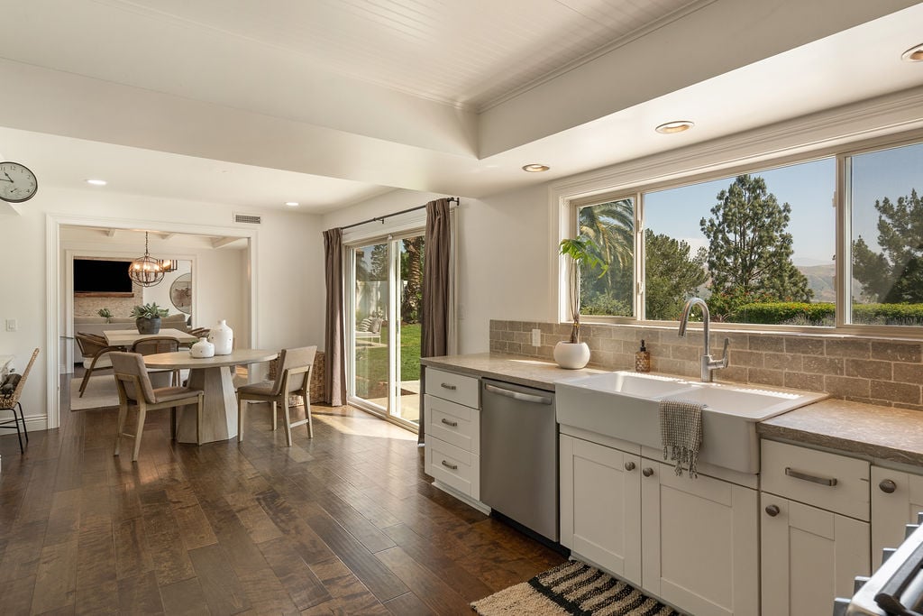 11042 Hunting Horn Drive, North Tustin, CA 