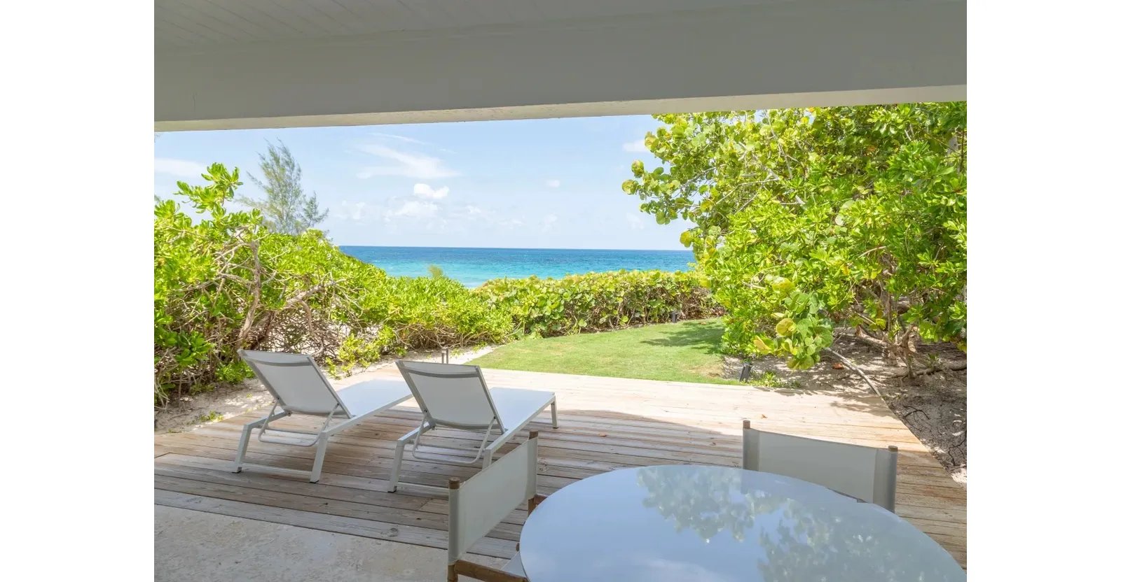 Beautiful Harbour Island Beachfront Villa