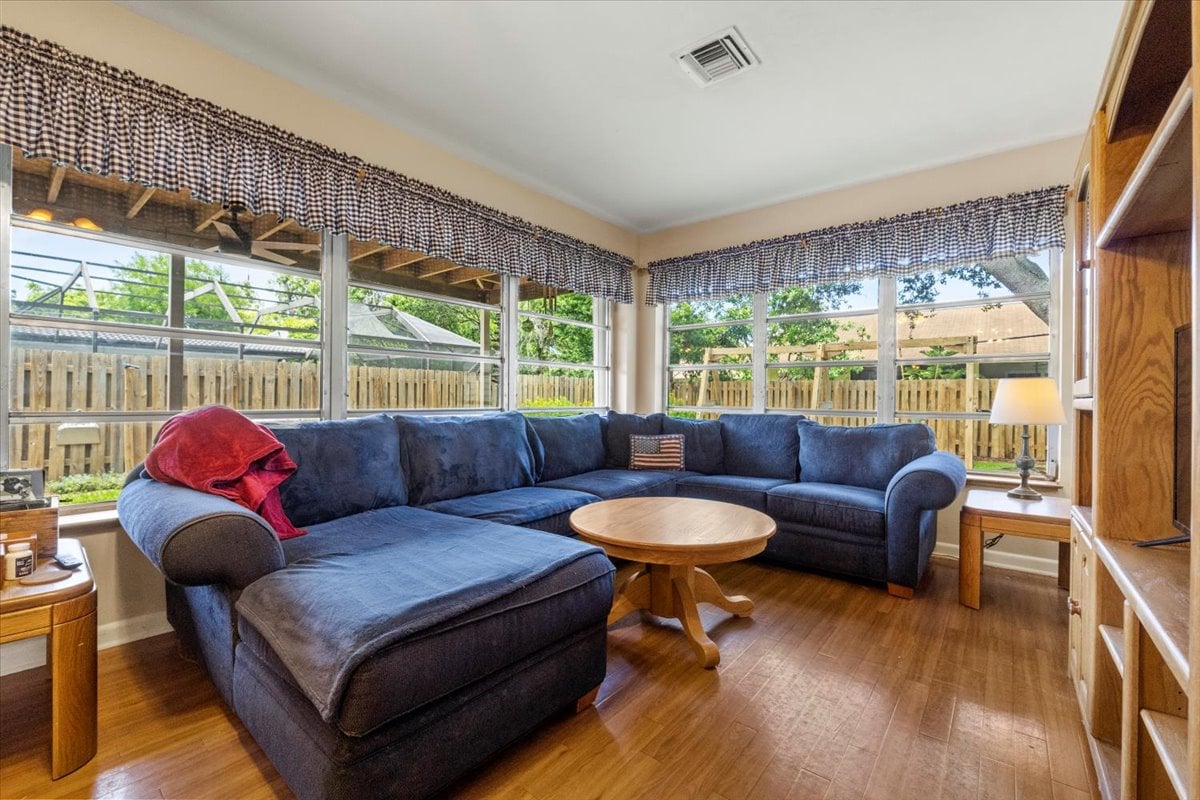 404 NE 11th Ave
