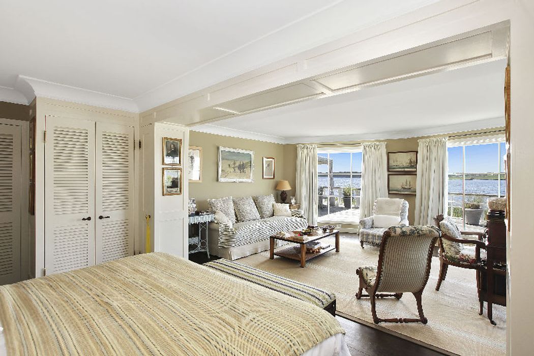 Bayfront Beauty On Meadow Lane