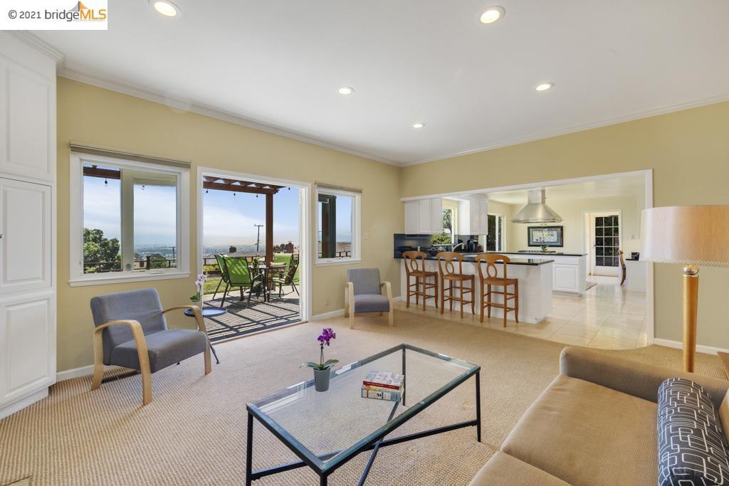 1863 Lakeview Ct