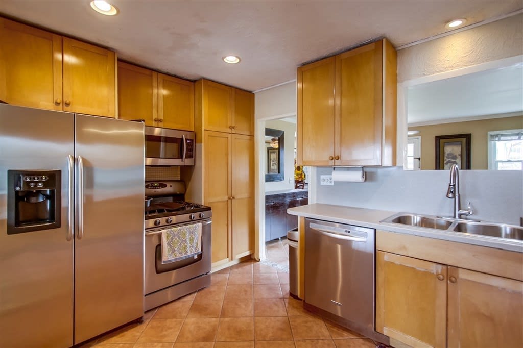 3111 Meadow Grove