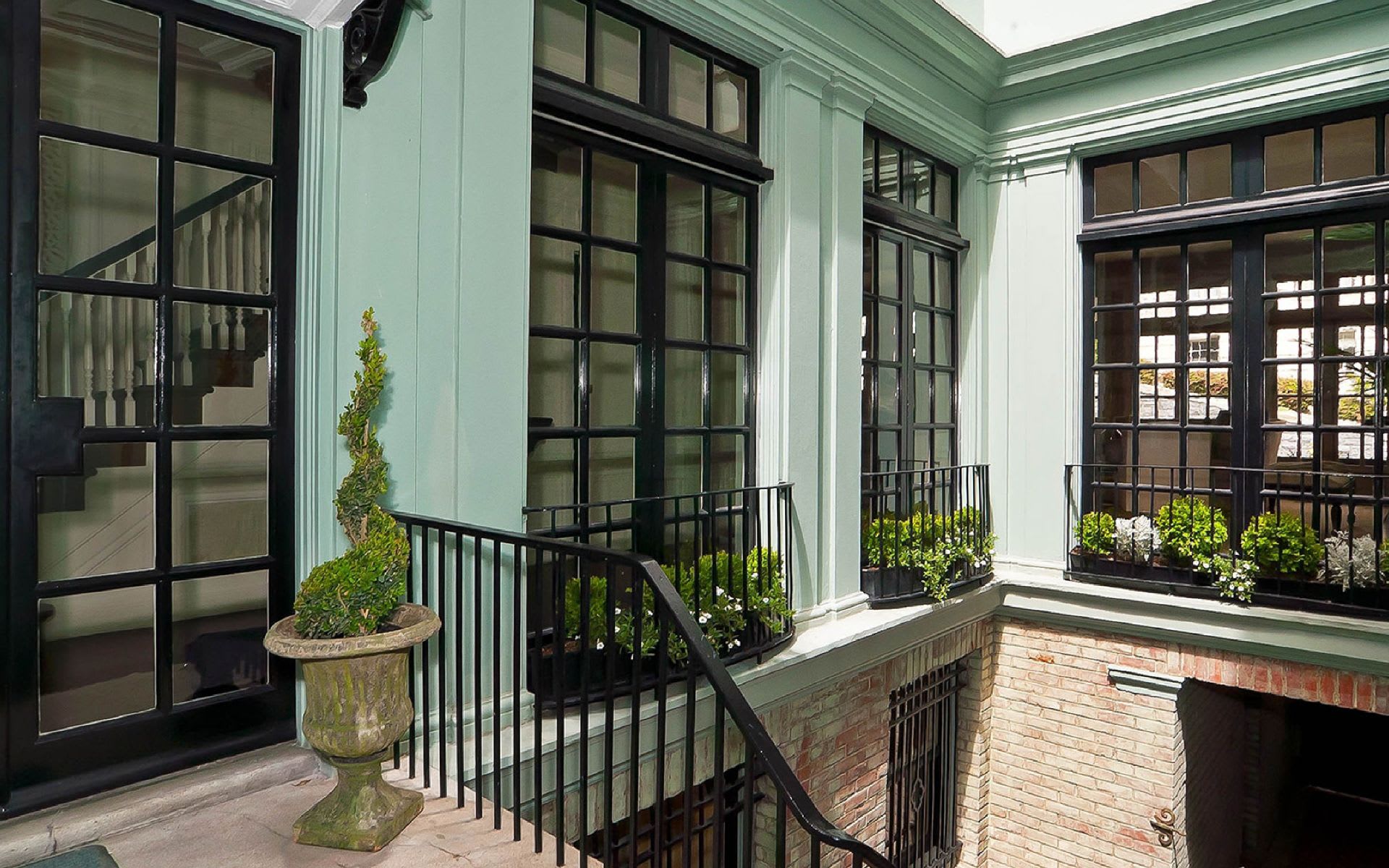 843 Mason Street