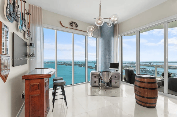 LUXURY IN THE MIAMI SKY