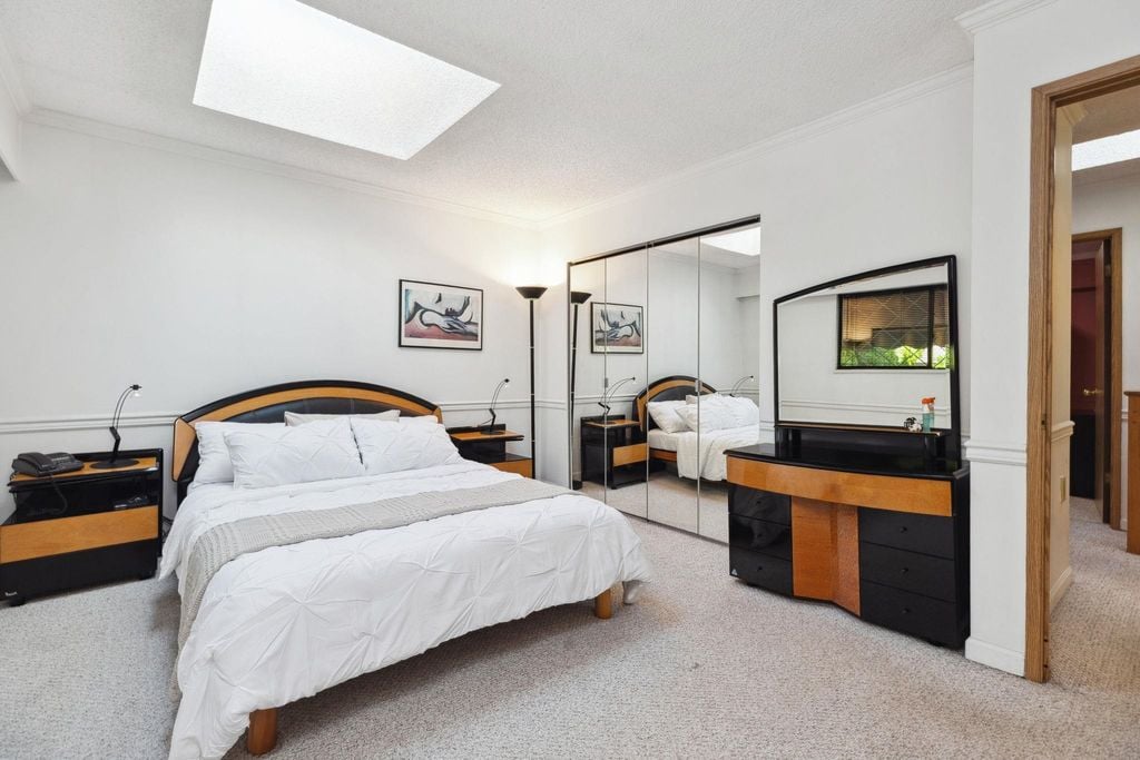 5195 Sapphire Pl
