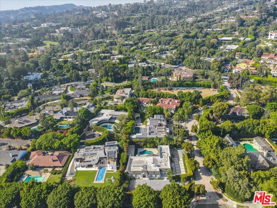 Northstar Manor, N Alta Dr, 90210