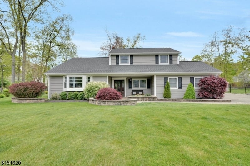 18 Old Farm Rd
