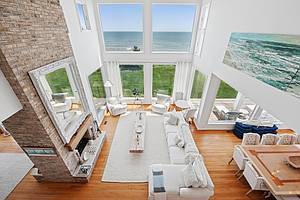 390 Old Montauk Highway, Montauk