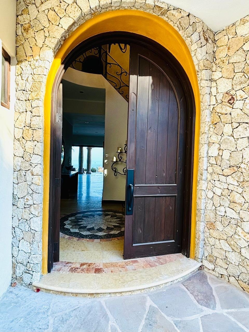 Calle Tiburon, Hacienda Palmilla San Jose Corridor