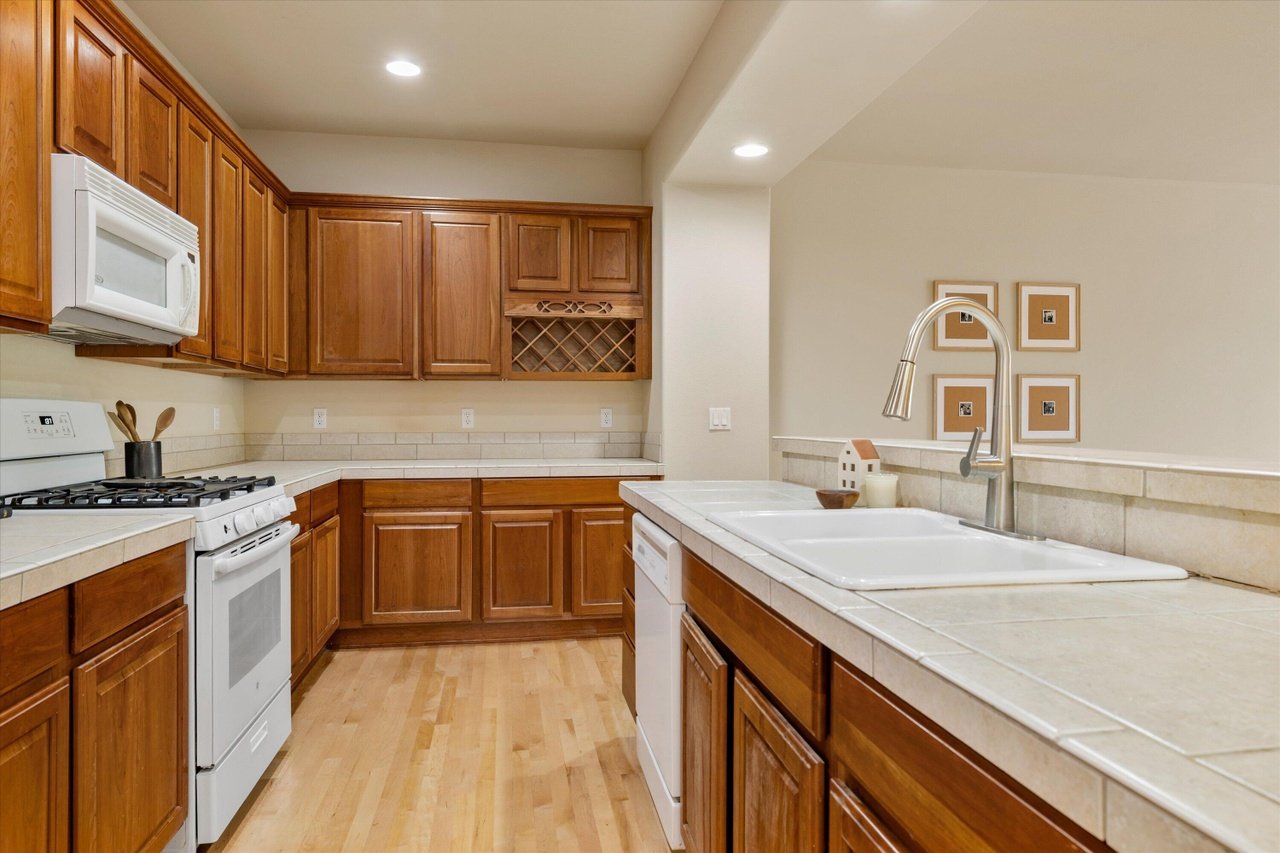 61148 Foxglove Loop