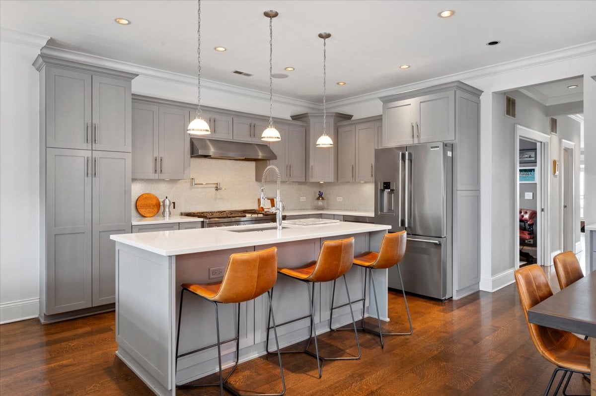 1821 N Larrabee Unit 2