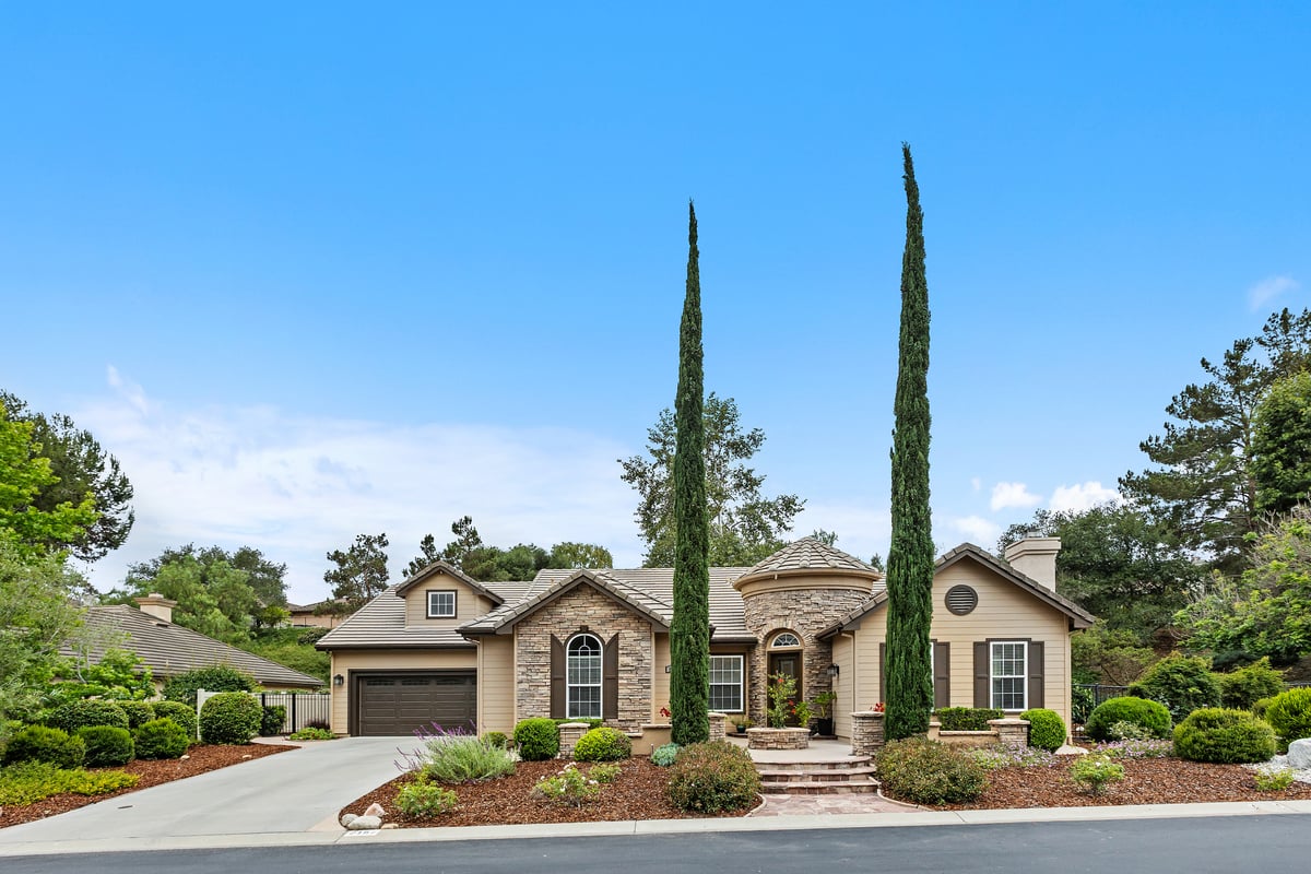 2157 Berwick Woods Fallbrook, CA listed by Graham and Kelly Levine, Realtors