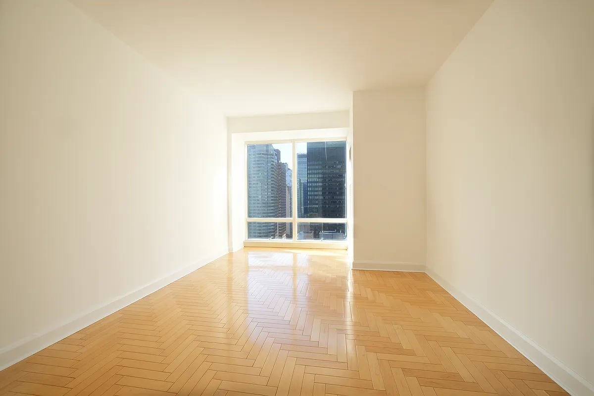 845 UNITED NATIONS Plaza 33D