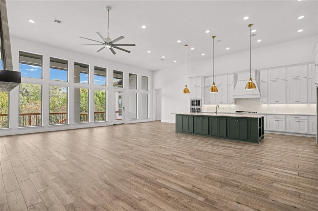 1216 Deerfoot Circle