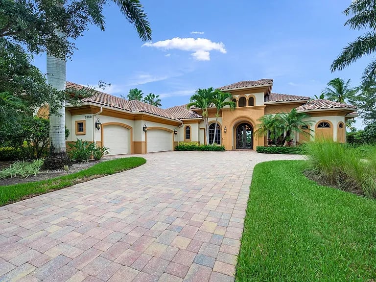 3860 Isla Del Sol Way