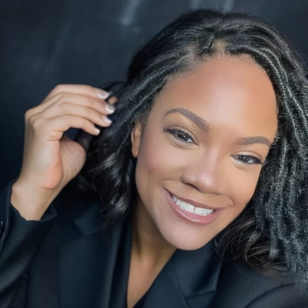 Deidre Carter Winston-Salem, NC Real Estate Agent Headshot