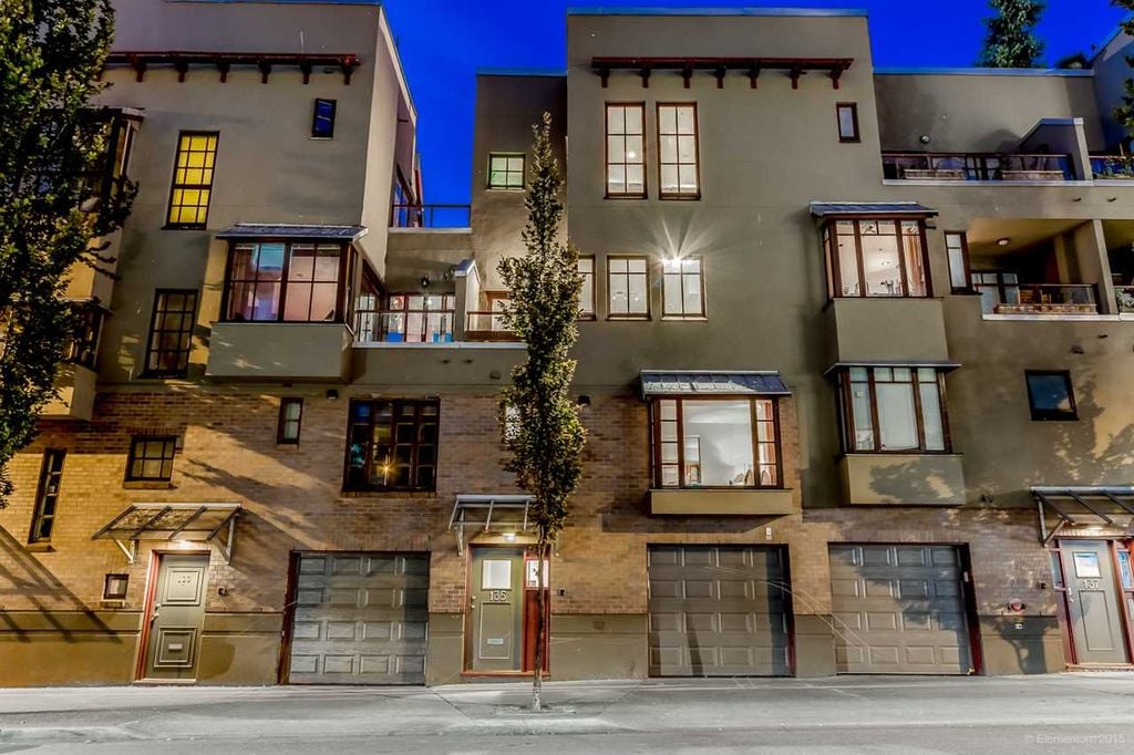 Alexander St, #135