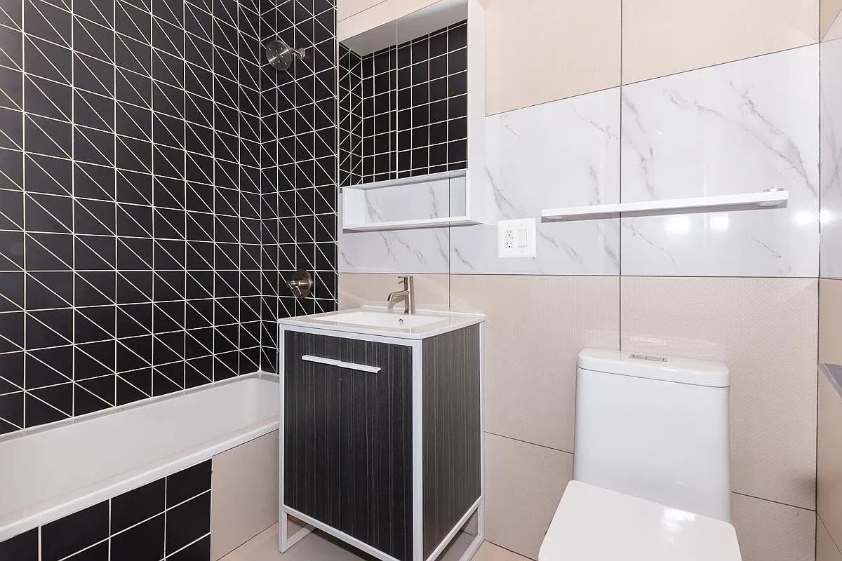 85 Graham Avenue 2B