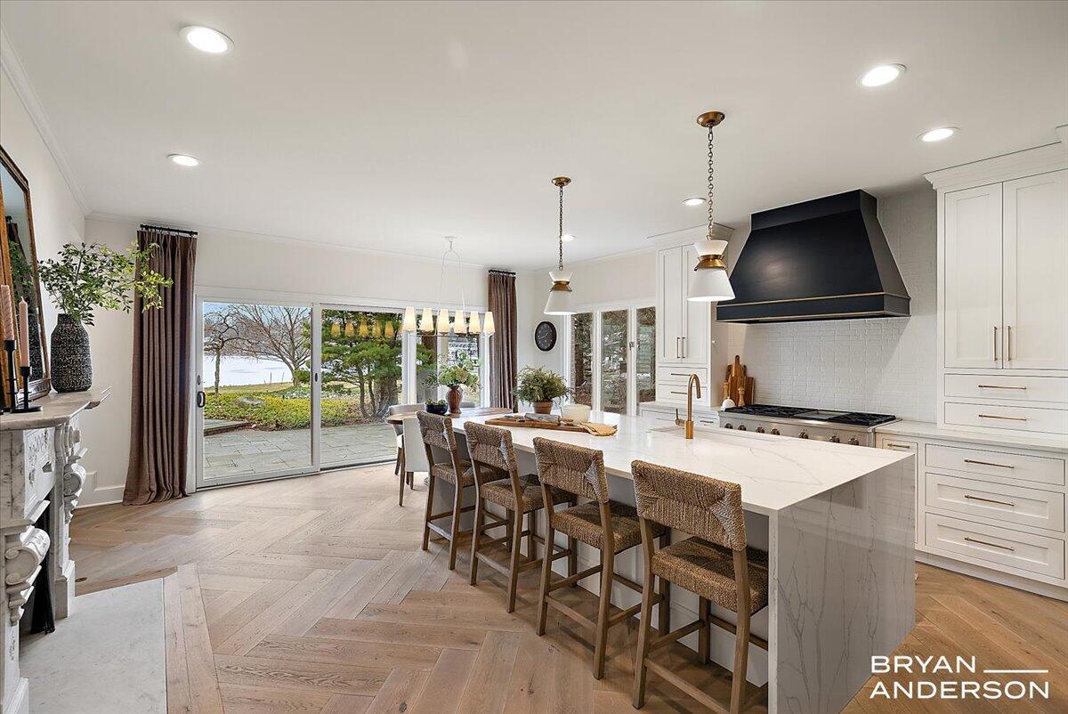  3150 Manhattan Ln SE