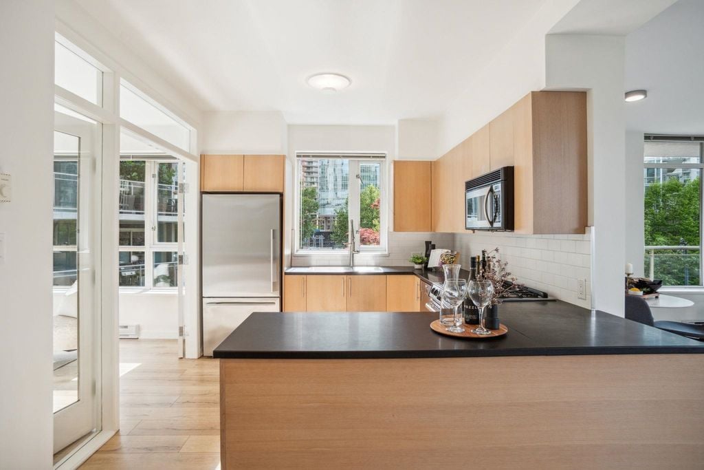 1478 W Hastings St, #400