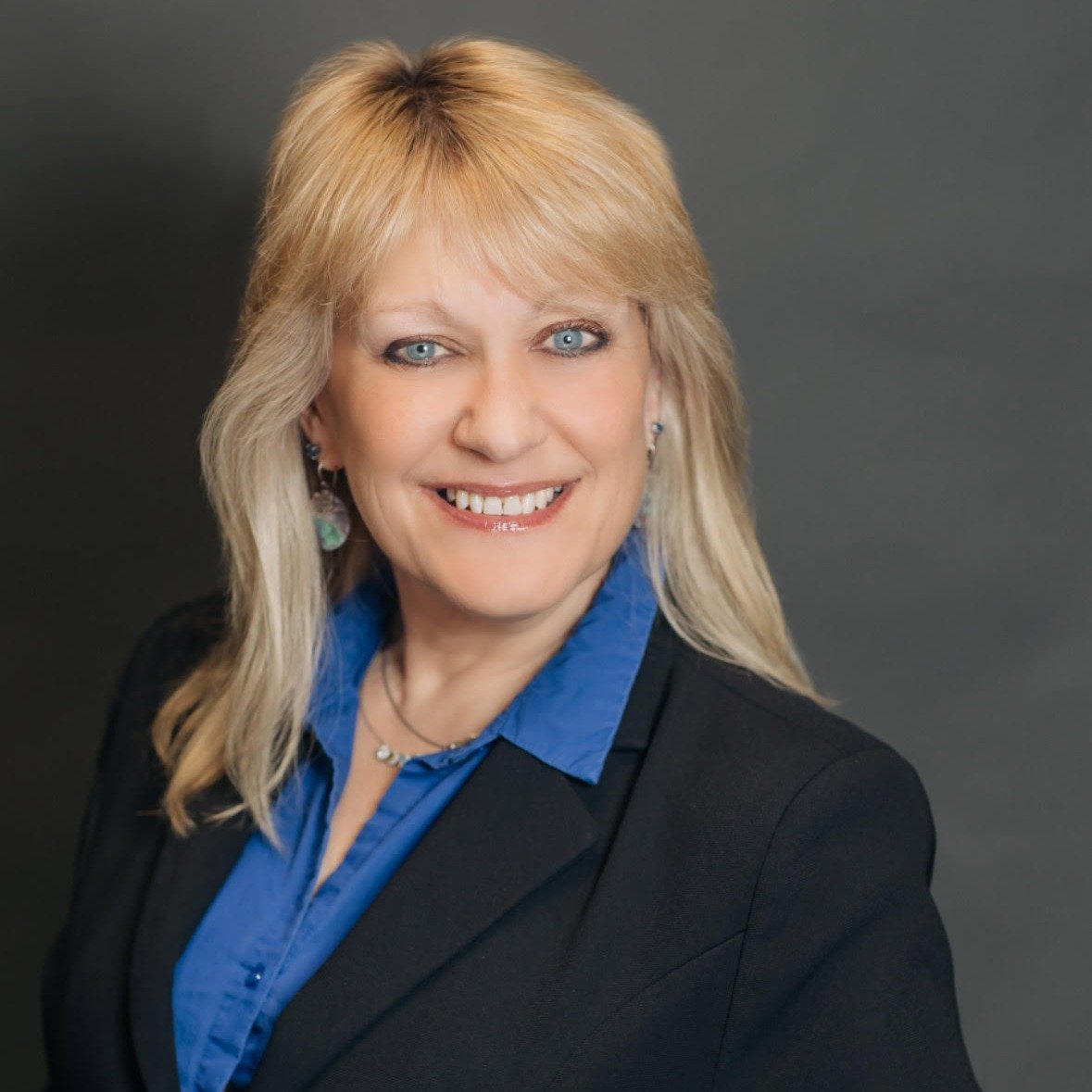 Cindy Folckemer York, PA Real Estate Agent Headshot