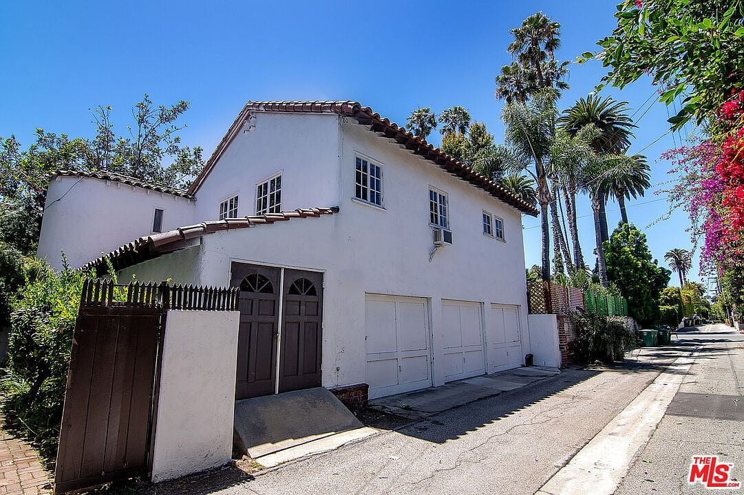 508 N Canon Dr