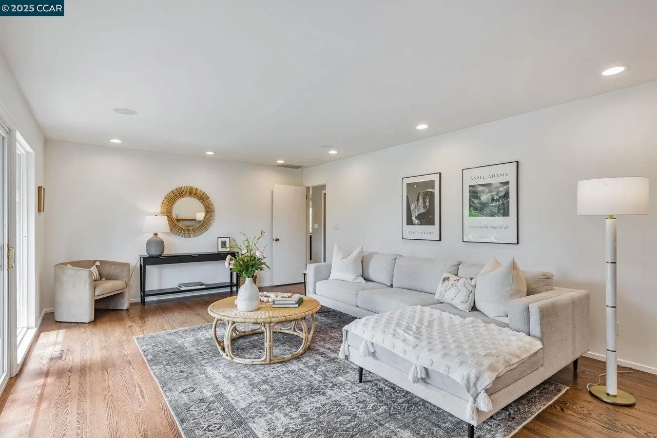 372 Birchwood Dr