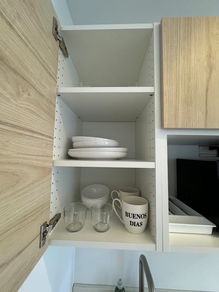 Beach House Apt 8 • King Studio w/ Kitchenette - Airbnb