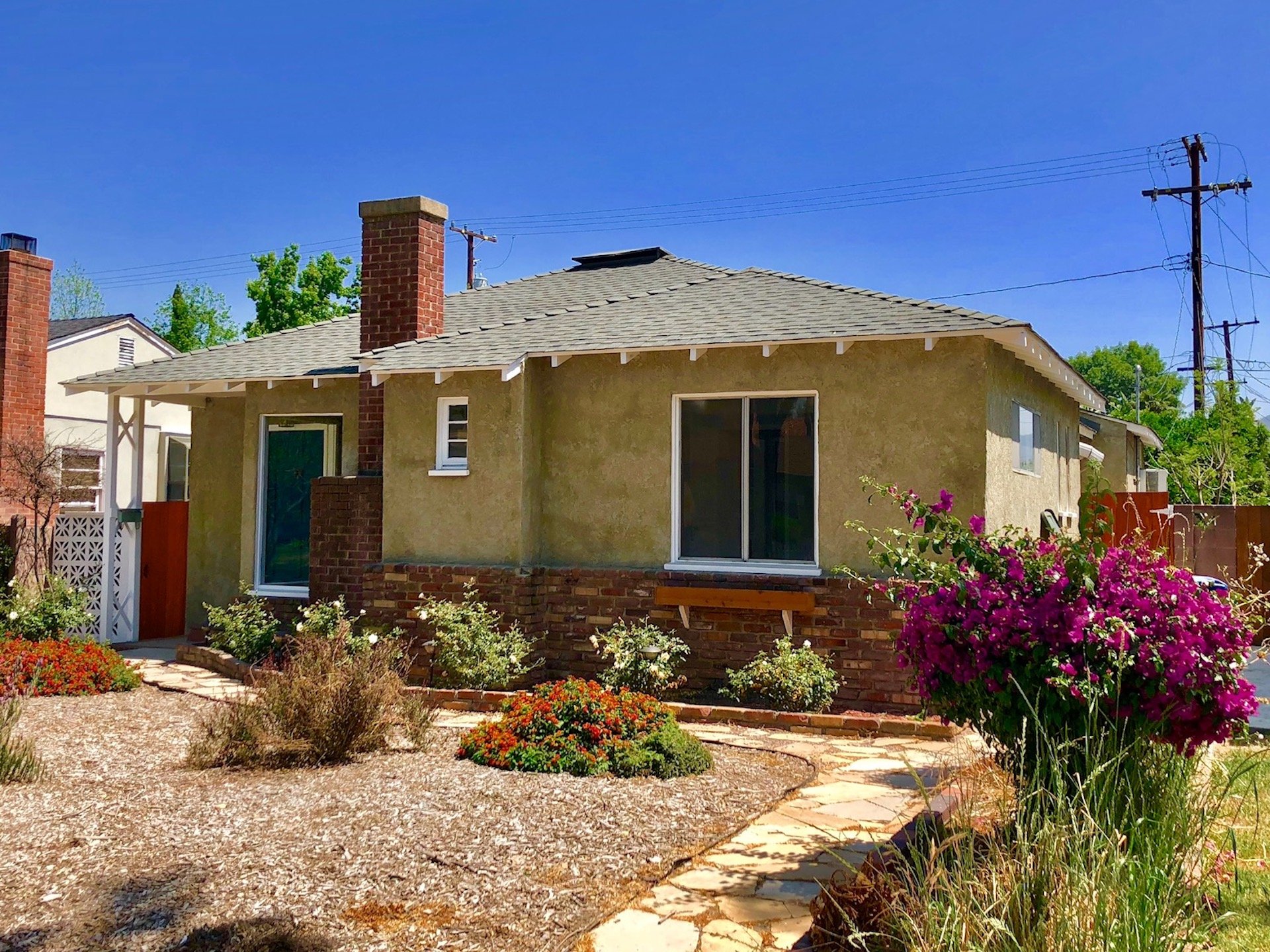 Charming 3 Bed 2 Bath located in Prime Burbank