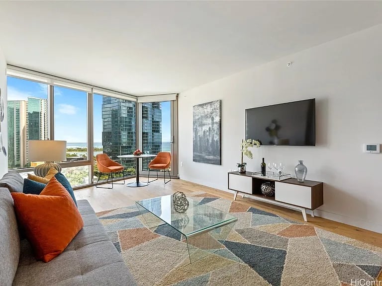 1001 Queen St, #1708