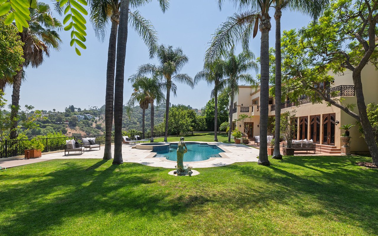 3364 Clerendon Rd, Beverly Hills 