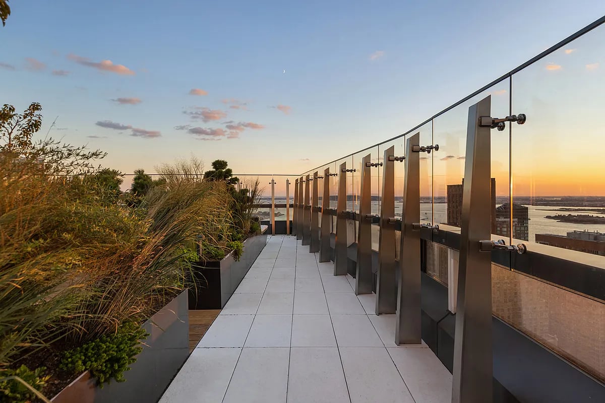 77 Greenwich Street